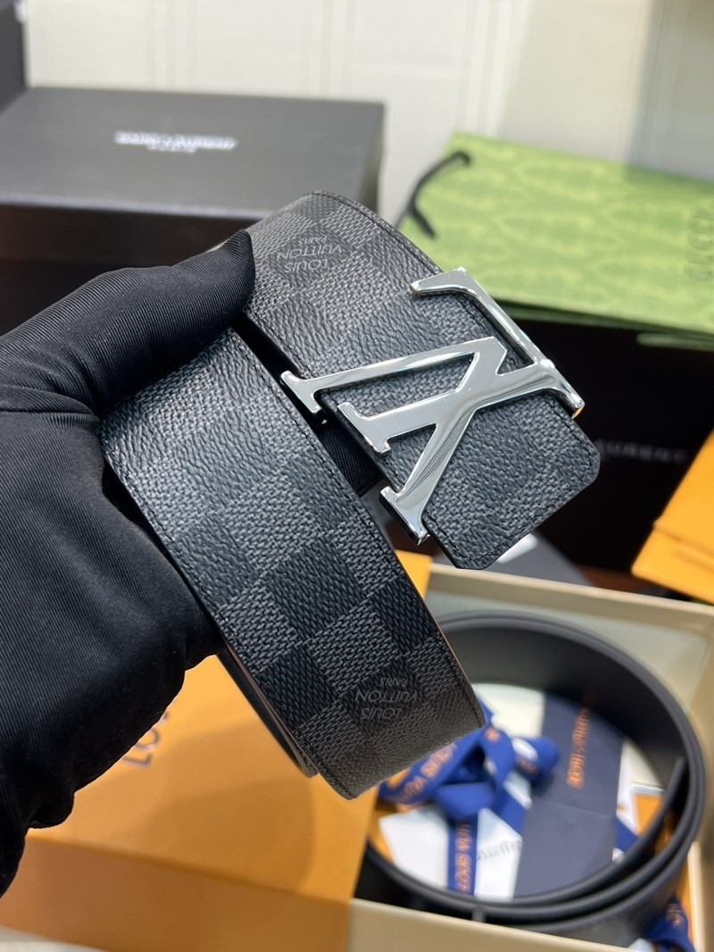 l0vis Vvtt0n belts